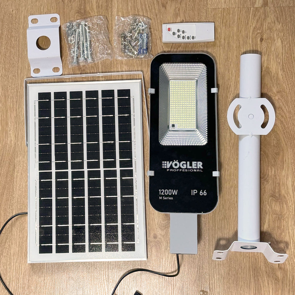 Snažna solarna lampa, senzor sumraka, daljinski upravljač, Vögler Professional 1200W