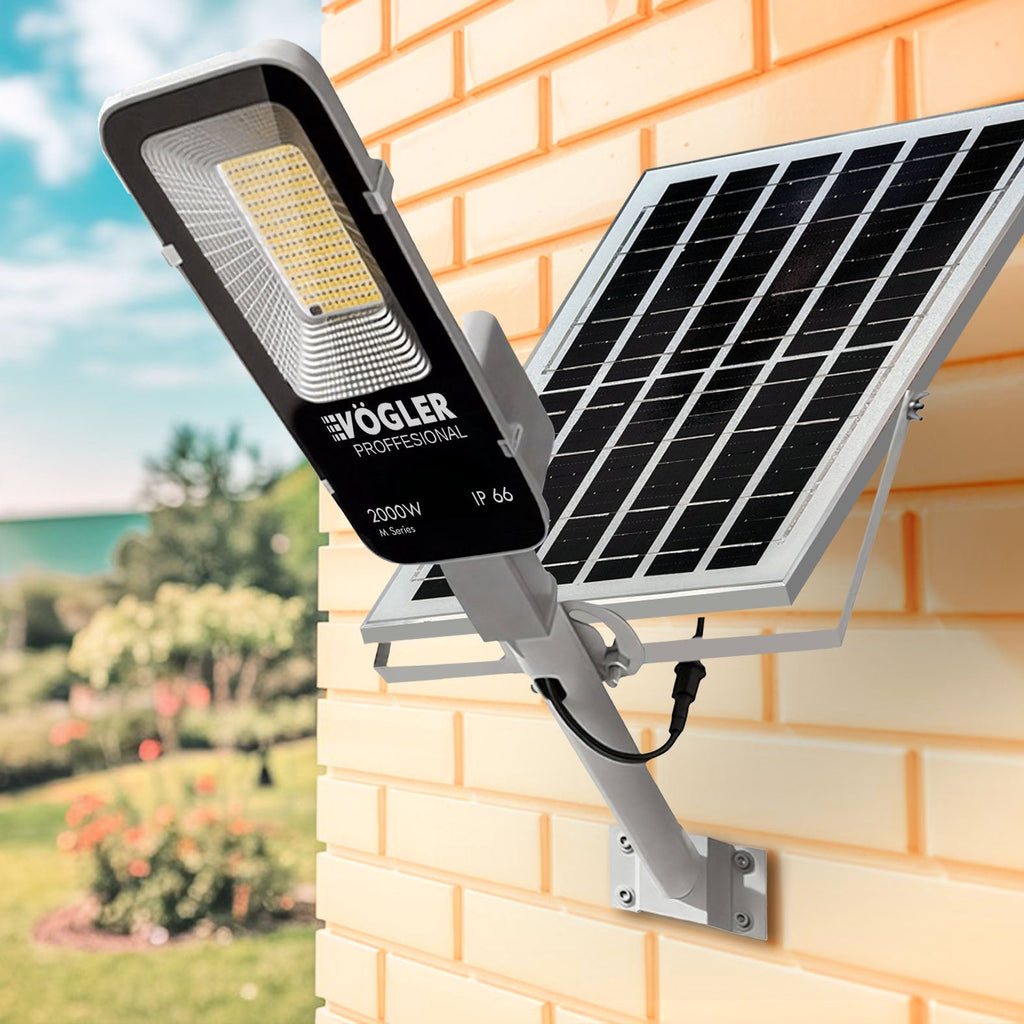 Snažna solarna lampa, senzor sumraka, daljinski upravljač, Vögler Professional 2000W